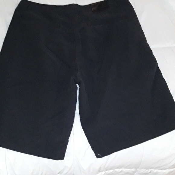Mens ocean earth black shorts, size 38 - Picture 2 of 3